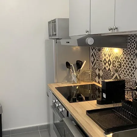 2 Pieces Avec Parking Et Ascenseur, Proche Centre-ville De - Fr-1-487-323 *