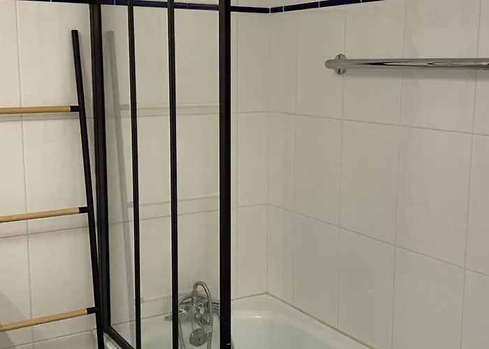 2 Pièces Avec Parking Et Ascenseur, Proche Centre-ville De - Fr-1-487-323 Appartamento